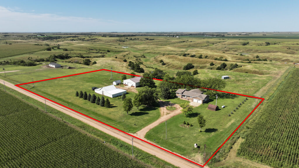 south bertrand acreage rural land near holdrege and kearney featuring home rustic barn and mechanics dream shop located in Phelps county nebraska listed by Dan Muirhead and Faith Correll of Agri Affiliates