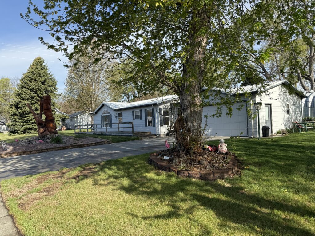 601 court street in thedford nebraska residential real estate for sale spacious lot listed by agri affiliates real estate professionals bonnie downing, ARA and Dave Masek