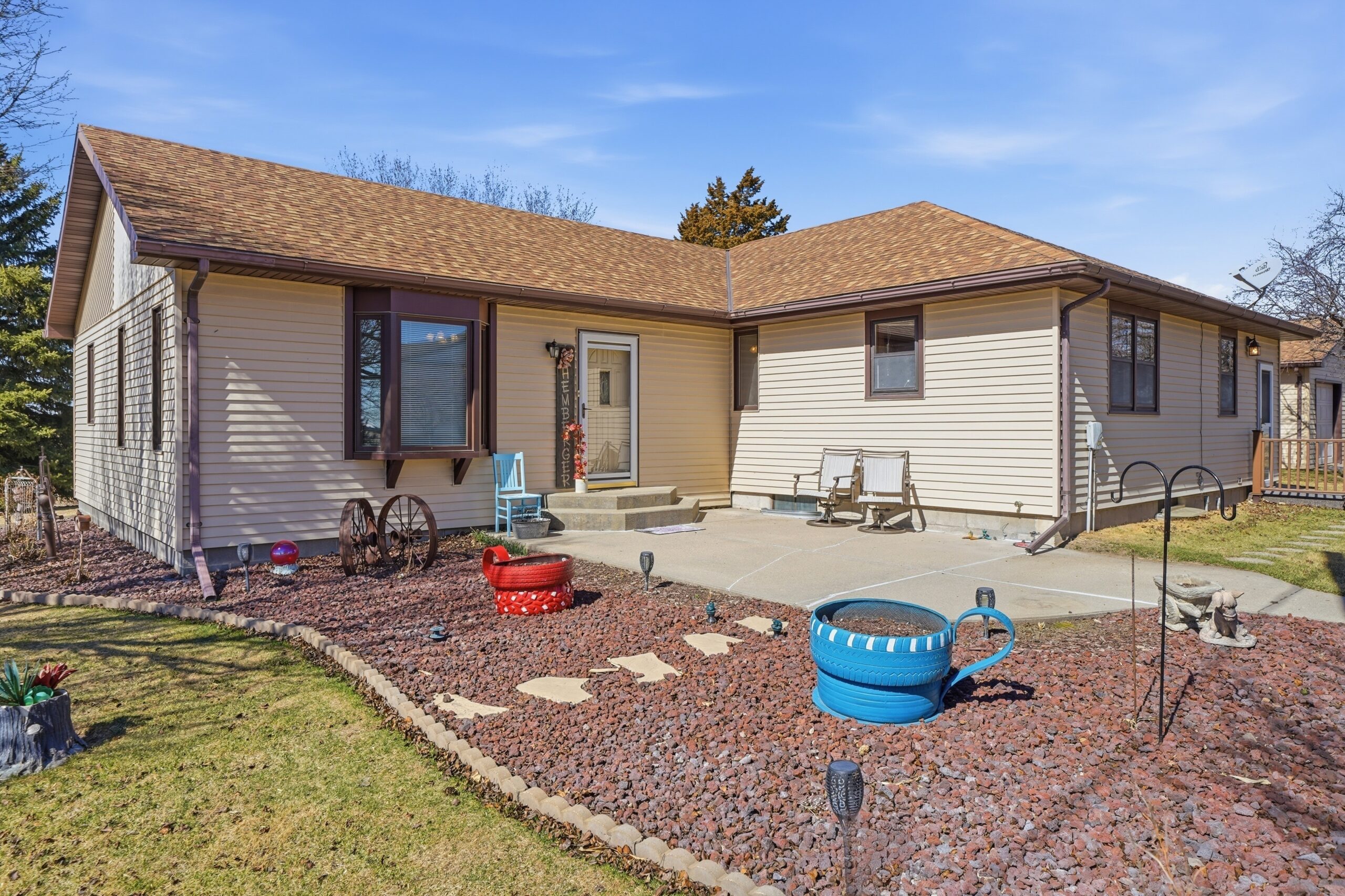 14200 w DLD road Juniata acreage rural residential home for sale in adams county nebraska listed by agri affiliates real estate agent adam pavelka and jeff parr of hastings ne